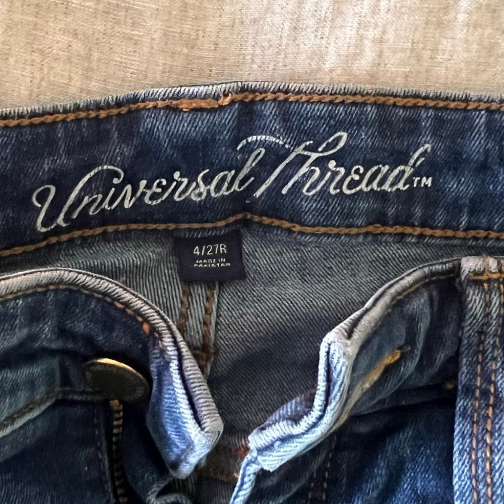 Universal Threads High Rise Skinny Jeans - Picture 3 of 4
